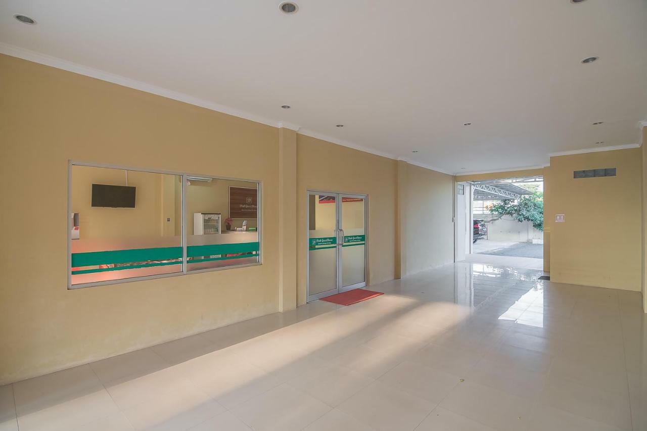 Reddoorz Plus Near Syamsudin Noor Airport 3 Banjarbaru Ngoại thất bức ảnh
