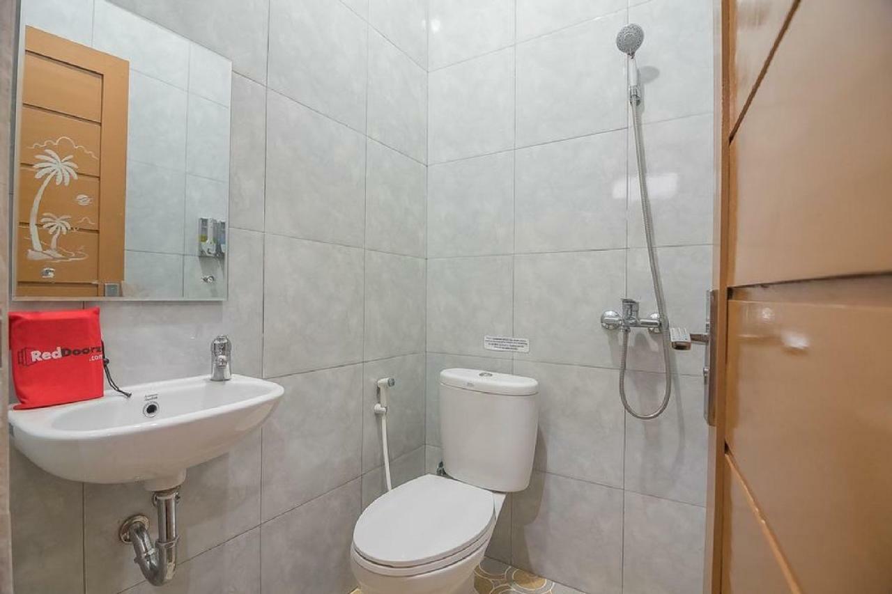 Reddoorz Plus Near Syamsudin Noor Airport 3 Banjarbaru Ngoại thất bức ảnh